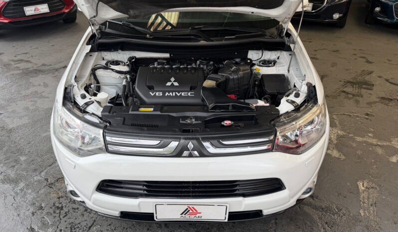 
								MITSUBISHI OUTLANDER 3.0 GT 4X4 V6 24V GASOLINA 4P AUTOMÁTICO full									